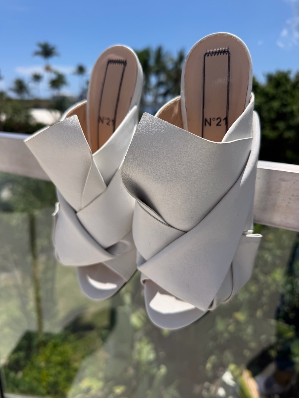 N 21 Vero Cuoio Off-White Knotted Leather Slide Mules